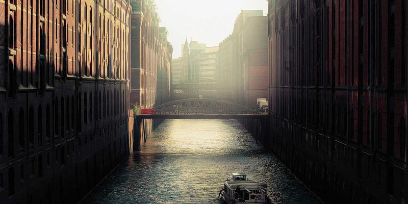 旅游线路92全攻略：跟团游精选路线、必去景点与实用贴士